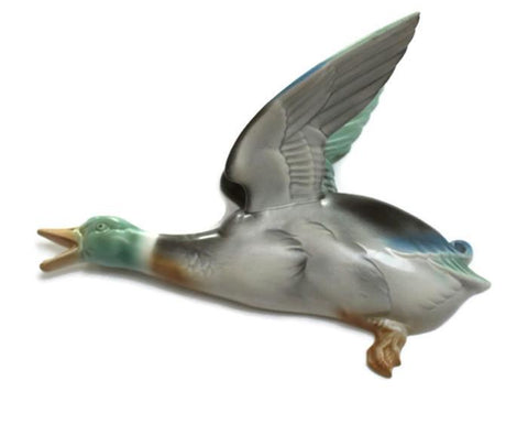Vintage large Beswick ceramic bird in flight! Collectible bird plaque from Beswick England