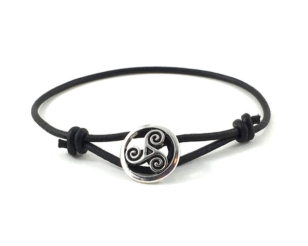 Triskele Celtic Scottish Symbol Pendant Leather Bracelet, Triade Three Spirals, Circle of Life, Athenais Jewelry, Athenais Emporium, Inspiration Energy Balance, Body, Mind and Spirit