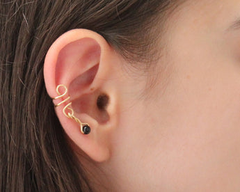 Brass ear cuff, ear climber with onyx gemstone, chakra earring, chakra healing crystal jewelry 